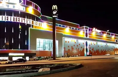 Динамическая подсветка здания торгово-развлекательного центра