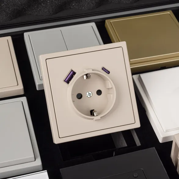 Демо-кейс WRA-CASE-MTL2-BK-V8 (NOBE, OMALI) (Arlight, Металл)