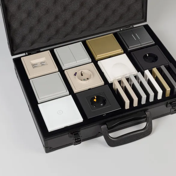 Демо-кейс WRA-CASE-MTL2-BK-V8 (NOBE, OMALI) (Arlight, Металл)